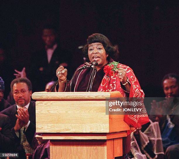 Photo taken 06 May 1995 shows the widow of Malcolm X, Betty Shabazz, speaking at the Apollo Theater in Harlem at a Nation of Islam meeting. Shabazz...