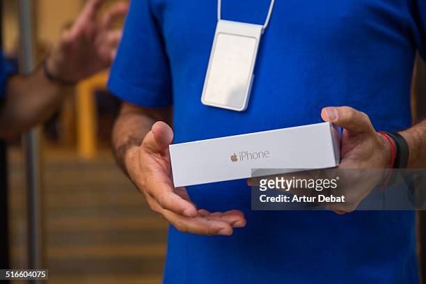 First day of the IPhone 6 and IPhone 6 Plus release in Spain with the first iPhone 6 in the Barcelona's city Apple Store. September 26th of 2014....