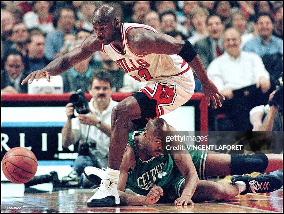 Michael Jordan (L), a guard for the Chicago Bulls,