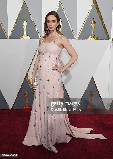 Actress Emily Blunt attends the 88th Annual Academy Awards at Hollywood & Highland Center on February 28, 2016 in Hollywood, California.