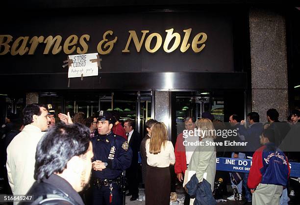 Howard Stern Private Parts book signing at Barnes and Noble, New York, October 14, 1993.