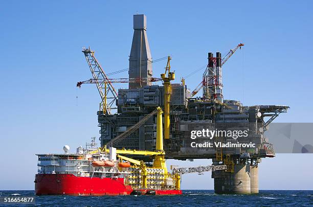 bohrinsel - offshore platform stock-fotos und bilder