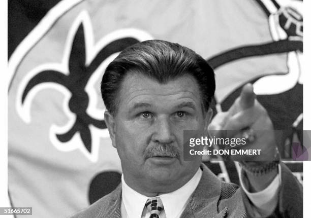 Football Hall of Fame member and former Chicago Bears coach Mike Ditka answers questions from reporters 28 January at a news conference at the New...