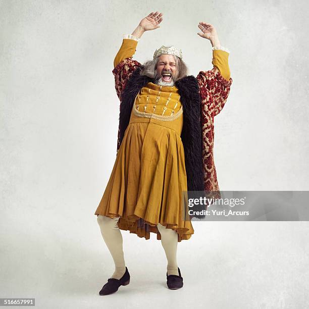 secouez que vous êtes libre de droits - monarque rôle social photos et images de collection