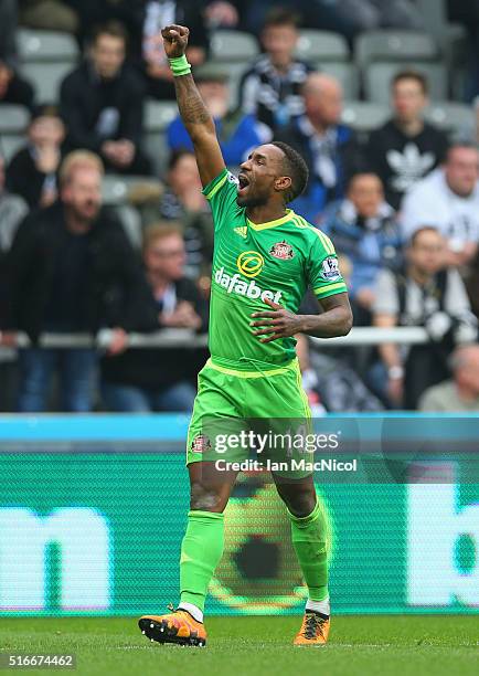 Jermain Defoe of Sunderland as he scores their first goal during the Barclays Premier League match between Newcastle United and Sunderland at St...