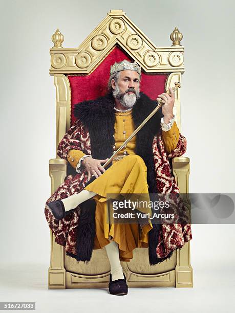 throne der könige - king royal person stock-fotos und bilder
