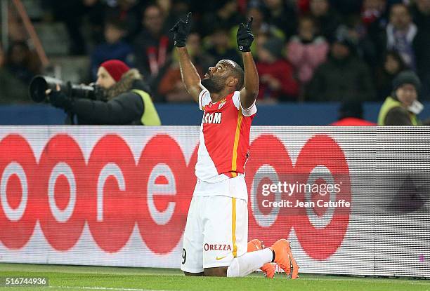 Vagner Silva de Souza aka Vagner Love of Monaco celebrates his goal during the French Ligue 1 match between Paris Saint-Germain v AS Monaco at Parc...