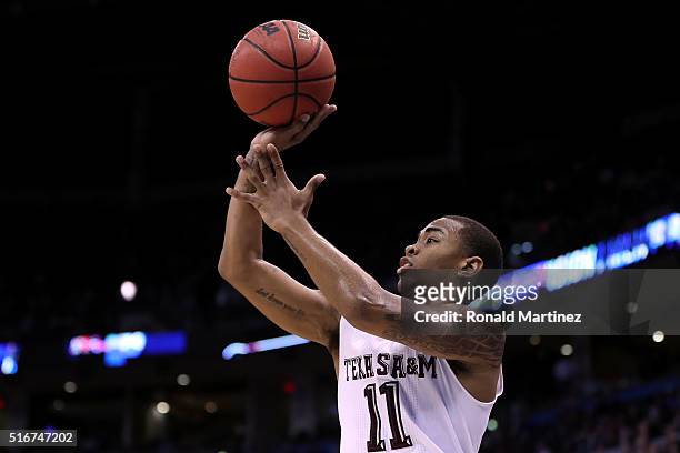 Anthony Collins of the Texas A&M Aggies shoots the ball in the second half against the Northern Iowa Panthers during the second round of the 2016...