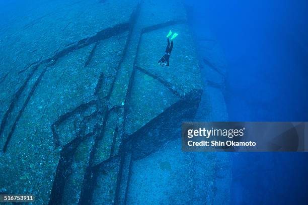 undersea ruins of japan - archaeology stock pictures, royalty-free photos & images
