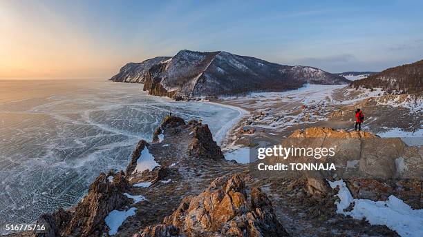 the beautiful panoramic landscape of frozen baikal lake - lake baikal stockfoto's en -beelden