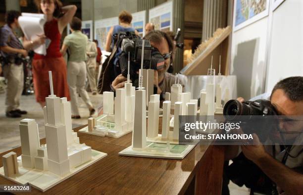 Model Development Center 67 New Model Of World Trade Center Site Unveiled Stock Photos, High-Res ...