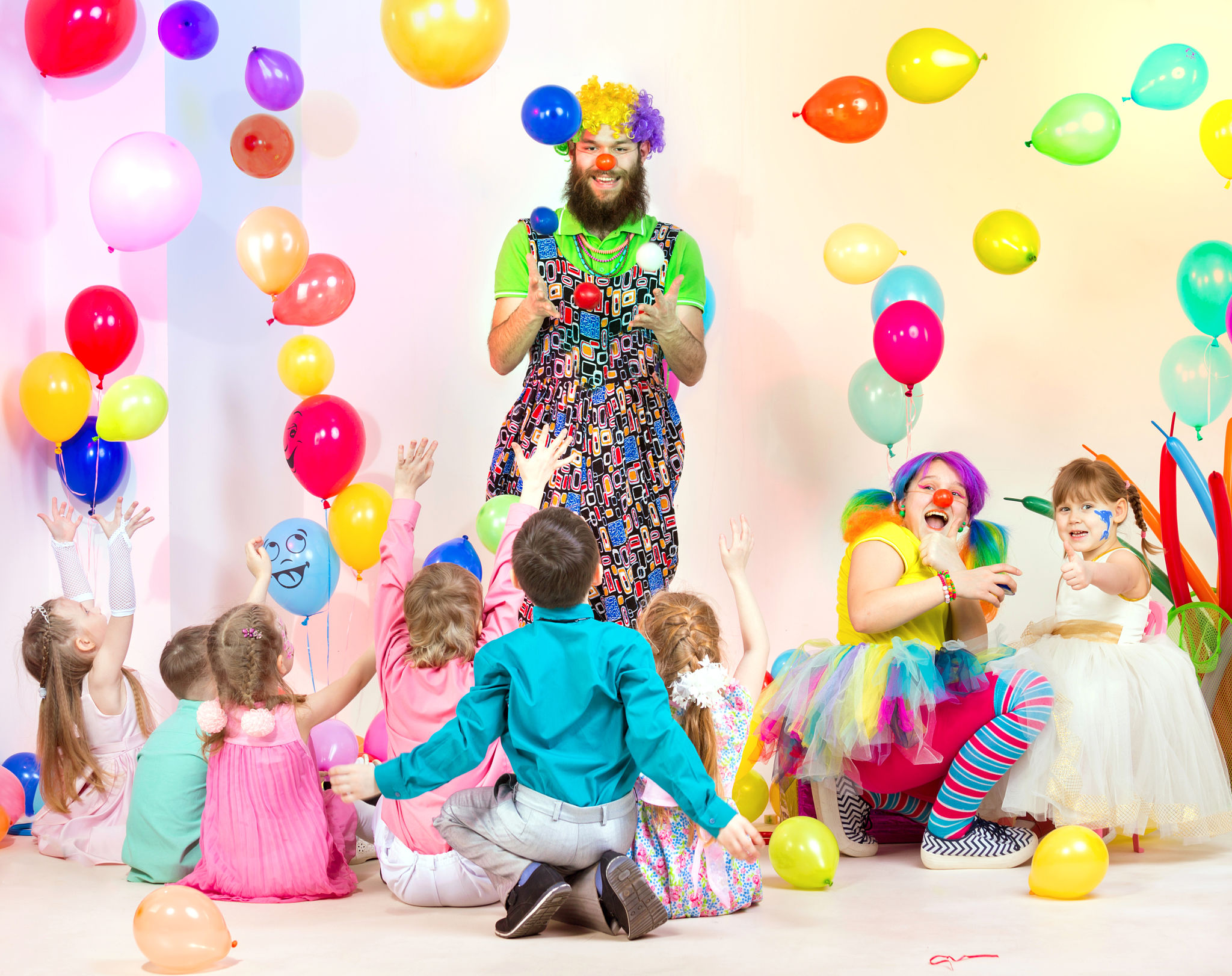 clown performing