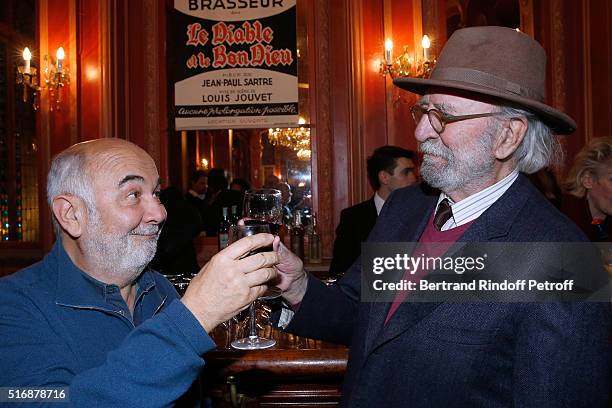 Actors Gerard Jugnot and Jean-Pierre Marielle attend the "L'Etre ou pas" : Theater play at Theatre Antoine on March 21, 2016 in Paris, France.