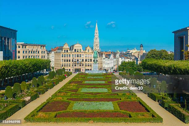 bruselas vista a la ciudad - panorama brussels fotografías e imágenes de stock