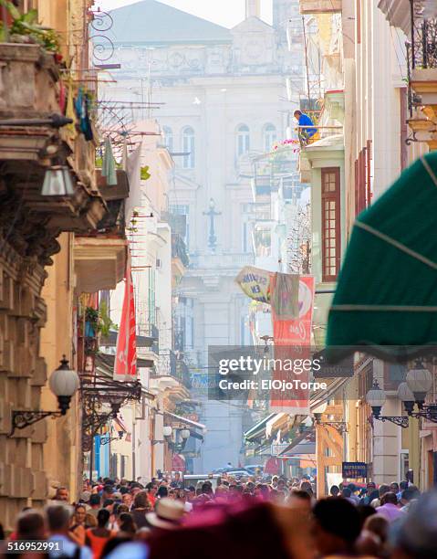 people at la havana downtown, cuba - la habana stock pictures, royalty-free photos & images