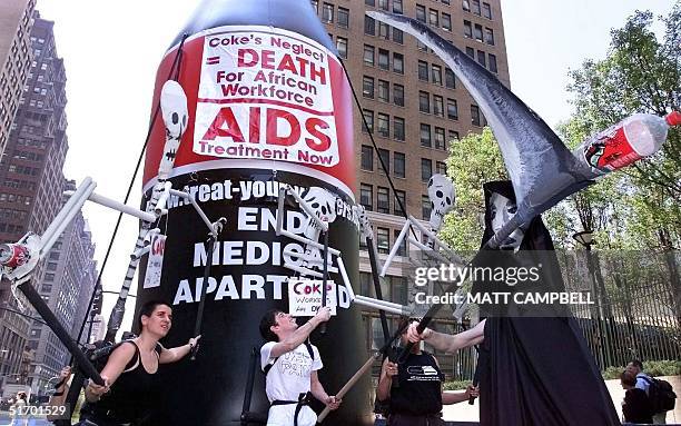 Protesting Coca Cola Us Coca Cola Protest Photos and Premium High Res Pictures - Getty Images