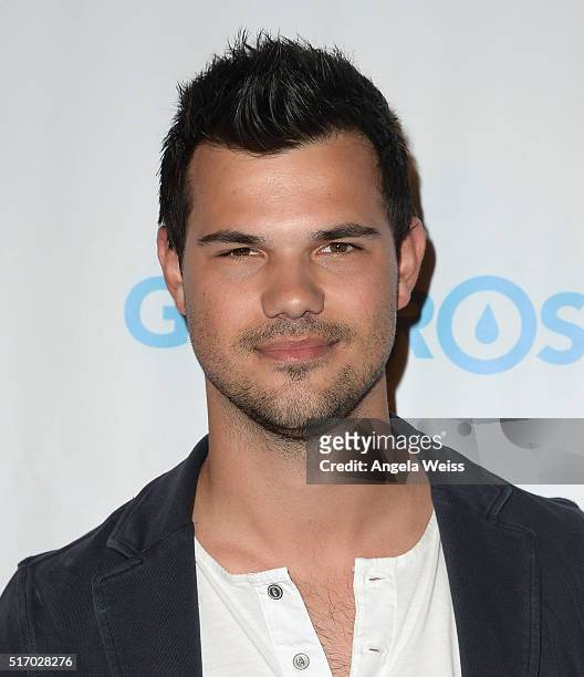 Actor Taylor Lautner arrives at Generosity Water Launch at Montage Beverly Hills on March 22, 2016 in Beverly Hills, California.