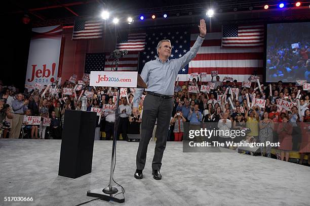 Former Florida Governor Jeb Bush announces his 2016 presidential run for the White House at the Miami Dade College Kendall Campus on June 15, 2015 in...