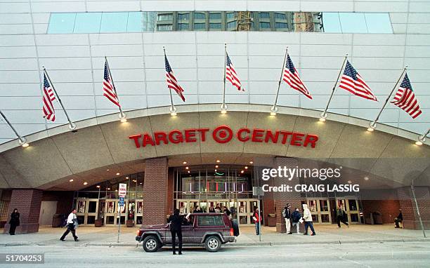Target Center 240,966 Target Center Minneapolis Stock Photos, High-Res Pictures, and ...