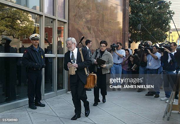 George Parnham , one of the defense attorney's for Andrea Pia Yates, returns to the Harris County Courthouse in Houston, Texas, 12 March 2002 after...