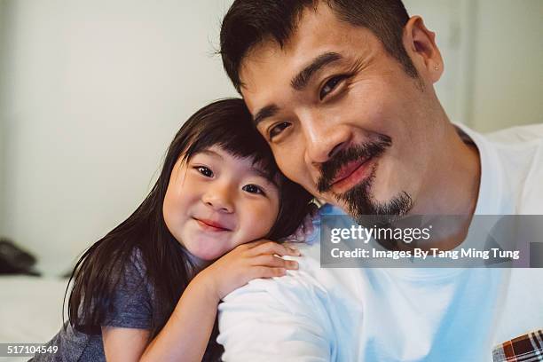 dad taking selfie with lovely toddler joyfully - leanincollection father photos et images de collection