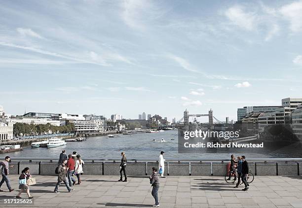 london life - london bridge england stock pictures, royalty-free photos & images