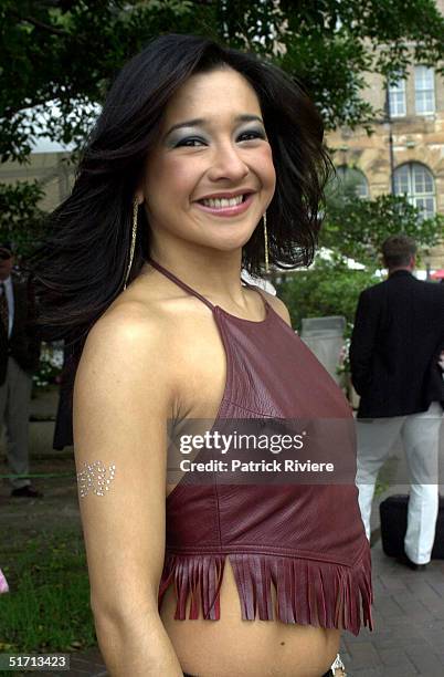 JANUARY 2002 - BRITISH GAY-YEE WESTERHOFF - THE NOT SO CLASSICAL STRING QUARTET 'BOND" ON A PROMOTIONAL TOUR AT SYDNEY'S CIRCULAR QUAY WITH THE OPERA...