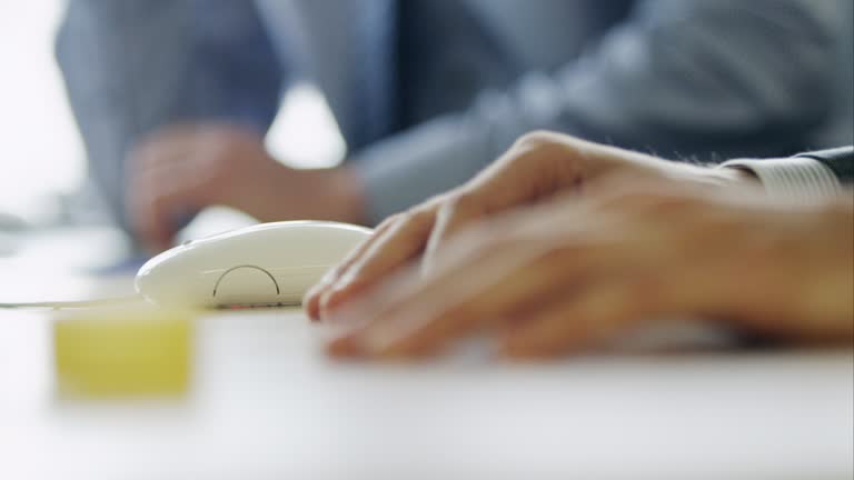 Hand Tapping Object Tapping Fingers On Desk Videos and HD Footage - Getty Images