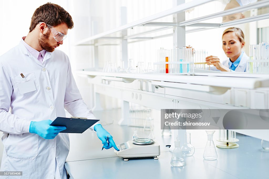 Cientistas de laboratório