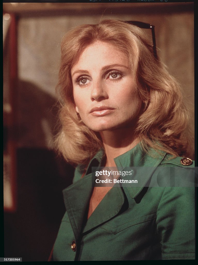 Publicity shot of actress Jill Ireland . ニュース写真 - Getty Images