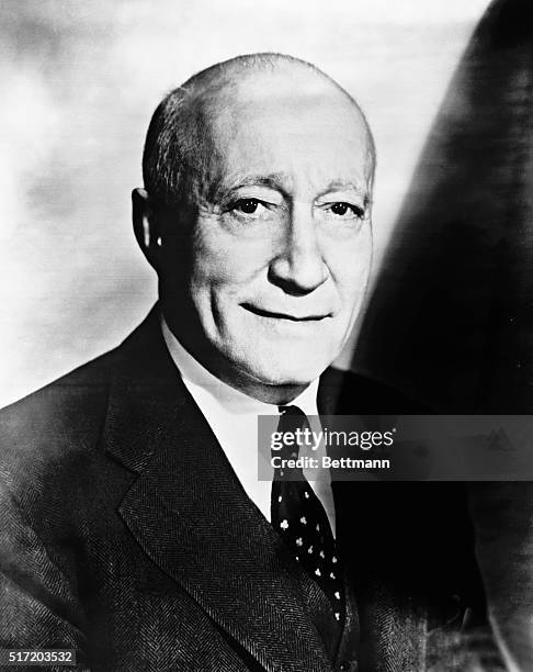 Adolph Zukor, co-founder and chairman of Paramount Pictures. Head and shoulders portrait.