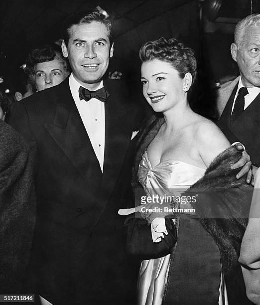 Anne Baxter and John Hodiak at the Grauman's Chinese Theater for the premiere of the film 12 O'Clock High.