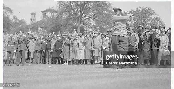 Gene Sarazen, who is defending champion in the current masters tournament here, got into select company today , when he carded a 67 in the second...