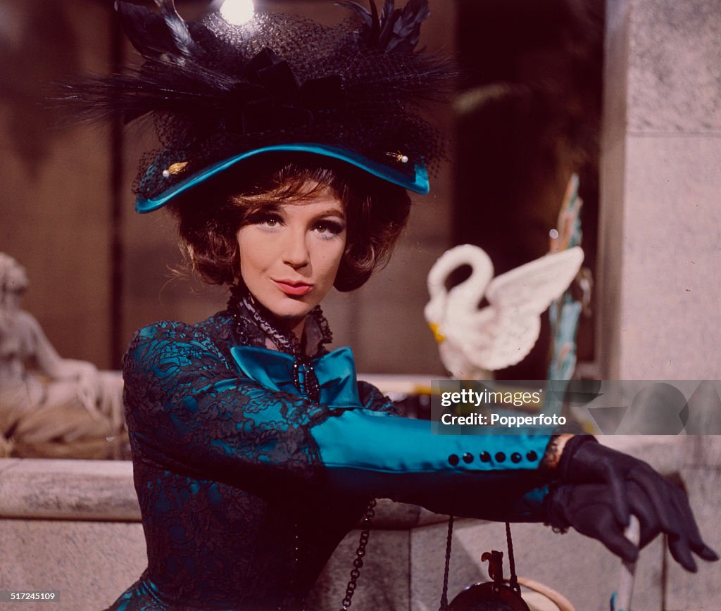 English Actress Fenella Fielding Pictured In Character As Gwendolen english-actress-fenella-fielding-pictured-in-character-as-gwendolen
