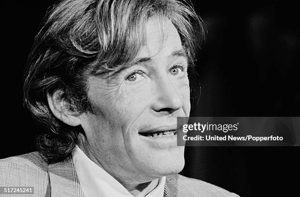 Actor Peter O'Toole pictured with the cast of Macbeth at the Old Vic Theatre in London on 19th August 1980.