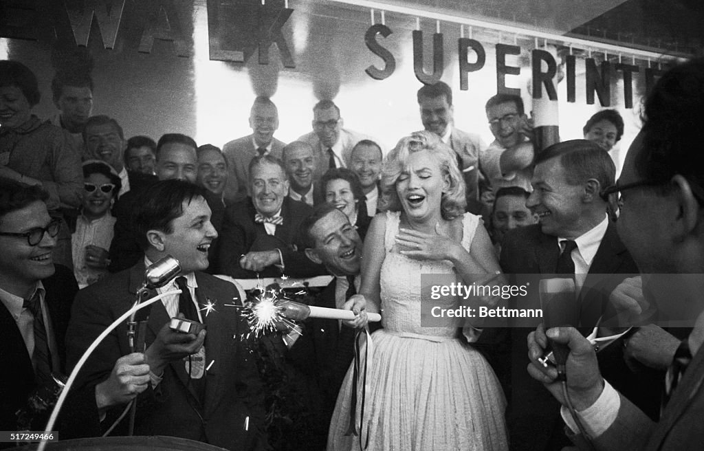 Marilyn Monroe Lighting Firecracker