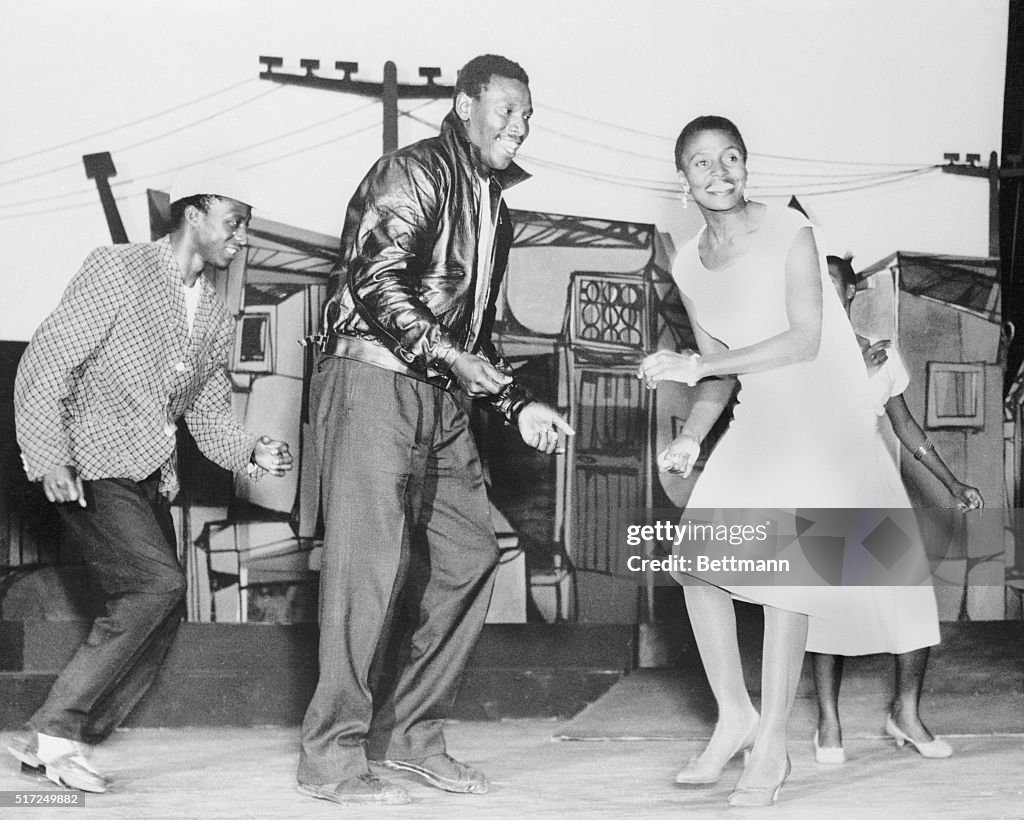 Nathan Mdledle and Miriam Makeba Performing