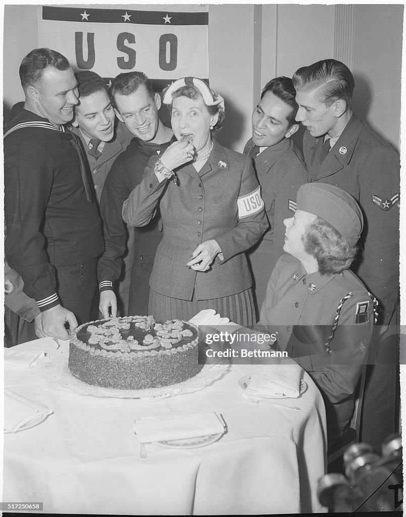 Mrs. Mamie Eisenhower Tasting cake
