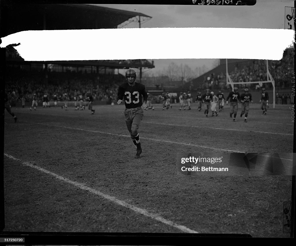 Sam Baugh Sammy Baugh, quarterback for the Washington Redskins, leaves the ...