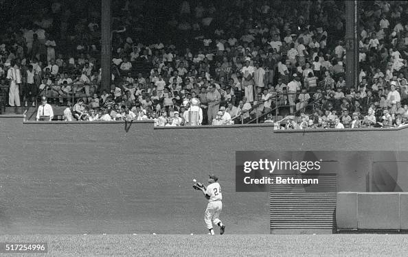 Willie Mays Running Back for Catch Willie Mays Running Back for Catch