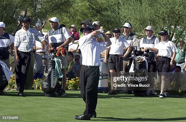 David Duval tees off on the first hole as during the "Lincoln Financial Group Battle at Big Horn" event in Palm Desert, California 30 July 2001....