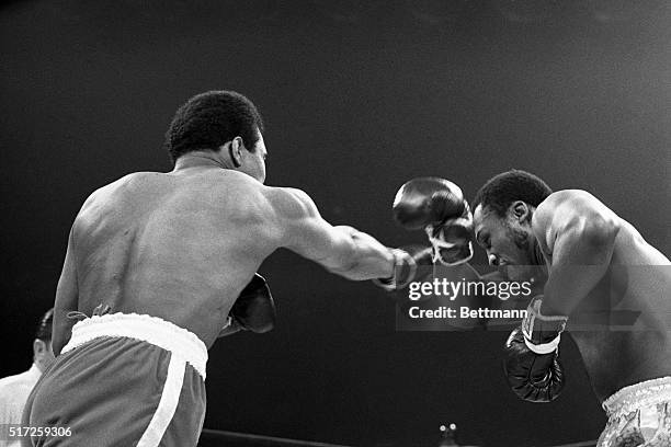Ali R 1 Muhammad Ali Punch Photos and Premium High Res Pictures - Getty Images