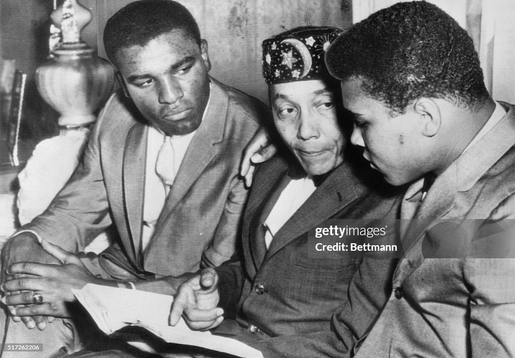 Cassius Heavyweight boxing champion Cassius Clay and his brother Rudy... News ...