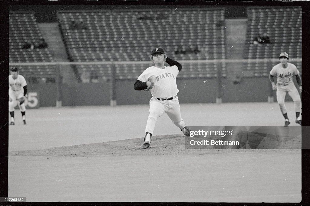 Tom Seavers in Baseball Action