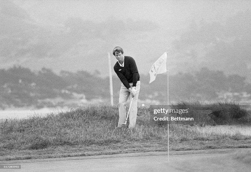 Tom Watson Putting from the Rough