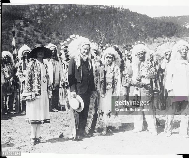 Deadwood, S.D.: Left to right: Mrs. Coolidge, President Coolidge, Princess Rose Bud Yellow Robe, Chief Yellow Robe and Chief Standing Bear, after the...
