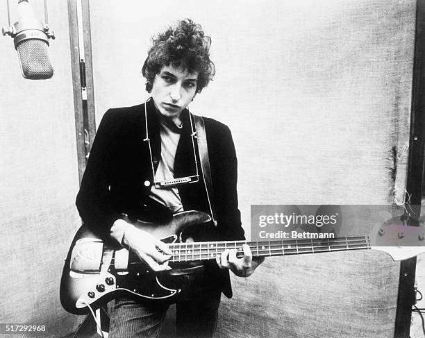 File poses of Bob Dylan in 1968-1969. Eat the document, an anti documentary remembrance of Bob Dylan's 1966 concert tour of Europe, has its American...