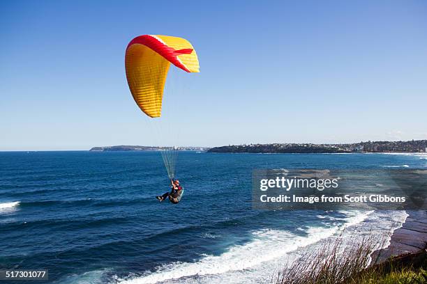 para-gliding - water glide stock pictures, royalty-free photos & images