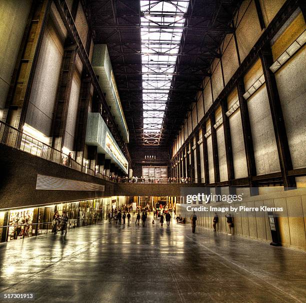 tate modern inside - tate modern stock pictures, royalty-free photos & images