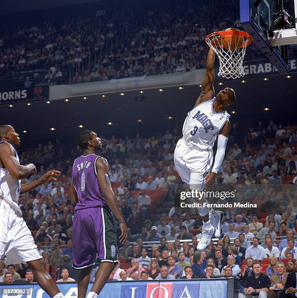 Steve Francis of the Orlando Magic dunks during the game against the Milwaukee Bucks at TD Waterhouse Centre on November 3, 2004 in Orlando, Florida....